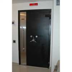 dver-dlya-bankovskogo-khranilishcha-griffone-2-klassa